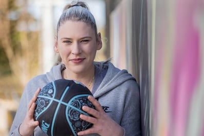 Lauren Jackson holding basketball
